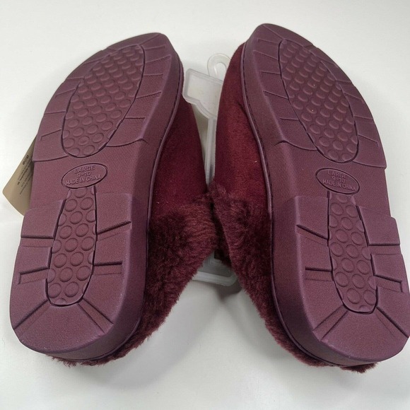 NEW Muk Luks Fuzzy Clog Slippers Size Large Women’s Red Maroon Slip On - Picture 2 of 7